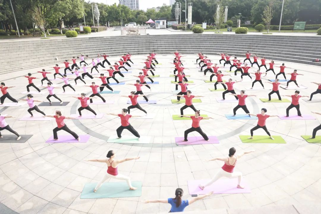 九游体育：2024年全国健身瑜伽公益培训（赣州站）——健康生活瑜伽同行(图1)