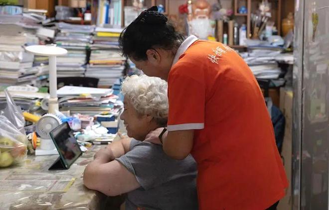 九游体育网站：杨浦如何用服务的精度与温度“跑赢”老龄化深度？(图3)