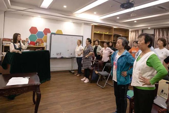 九游体育网站：杨浦如何用服务的精度与温度“跑赢”老龄化深度？(图6)