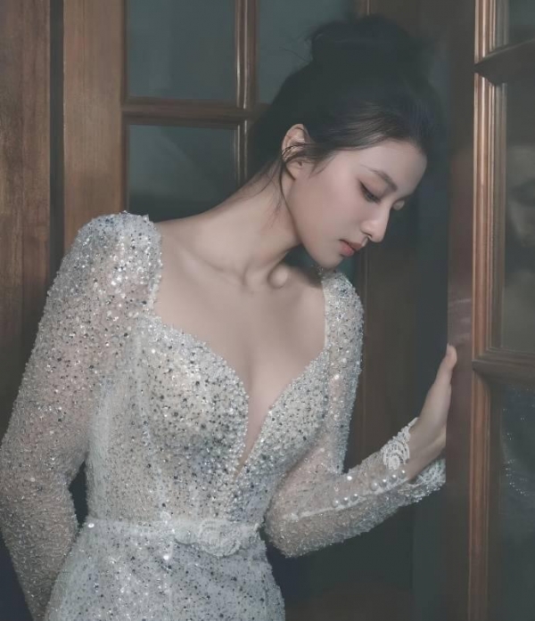 王楚然维密写真引热议实力与美貌并存(图4)
