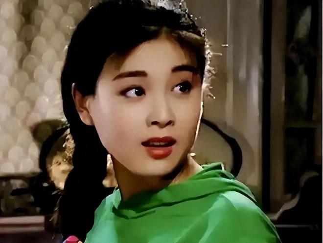 刚生女儿就被离婚独自养娃25年的演员赵明明风光背后全是泪水(图1)