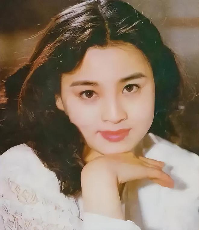 刚生女儿就被离婚独自养娃25年的演员赵明明风光背后全是泪水(图3)