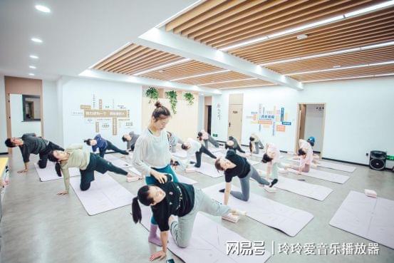 九游体育：“充电”好去处点亮“夜生活”苏州漕湖“青年夜校”开班啦！(图1)