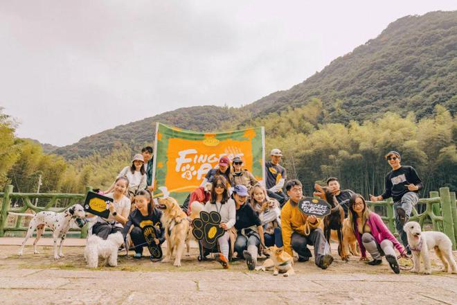 九游体育：两名中国攀登者登顶日乌且峰；游客大牯牛山纵火取暖犀牛说(图20)