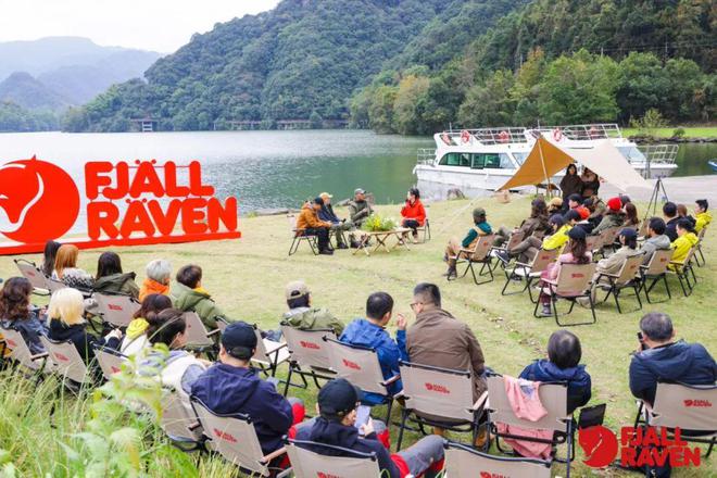 九游体育：两名中国攀登者登顶日乌且峰；游客大牯牛山纵火取暖犀牛说(图23)