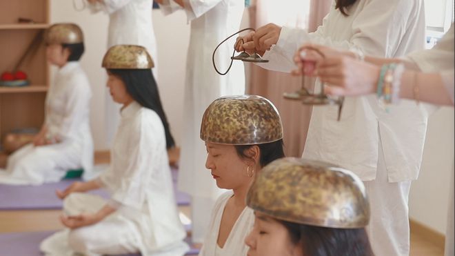 音符奏响疗愈调旋律舒宁疲惫心——广东《今日岭南》栏目组走进深圳梵音未来(图3)