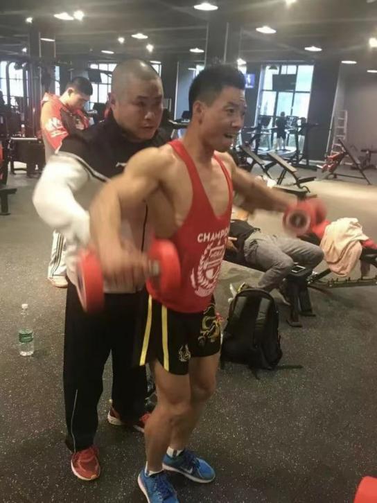 50岁国家健美健身教练李波去世死因是心脏骤停生前睡眠很差(图2)