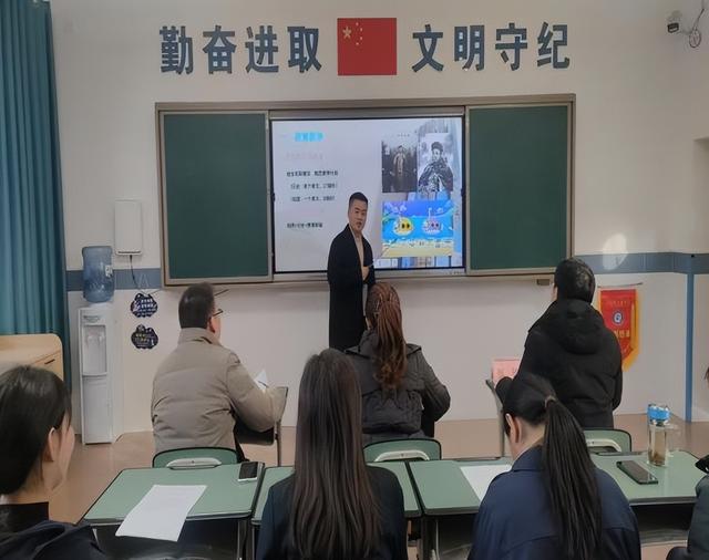 广元市正德中学举行2024年度青年教师述职报告活动(图5)