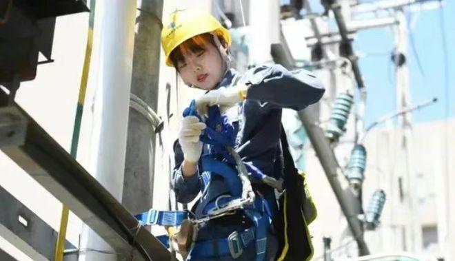 浙大985女硕士：别人二本坐办公室我一线泥潭抢修电缆(图2)