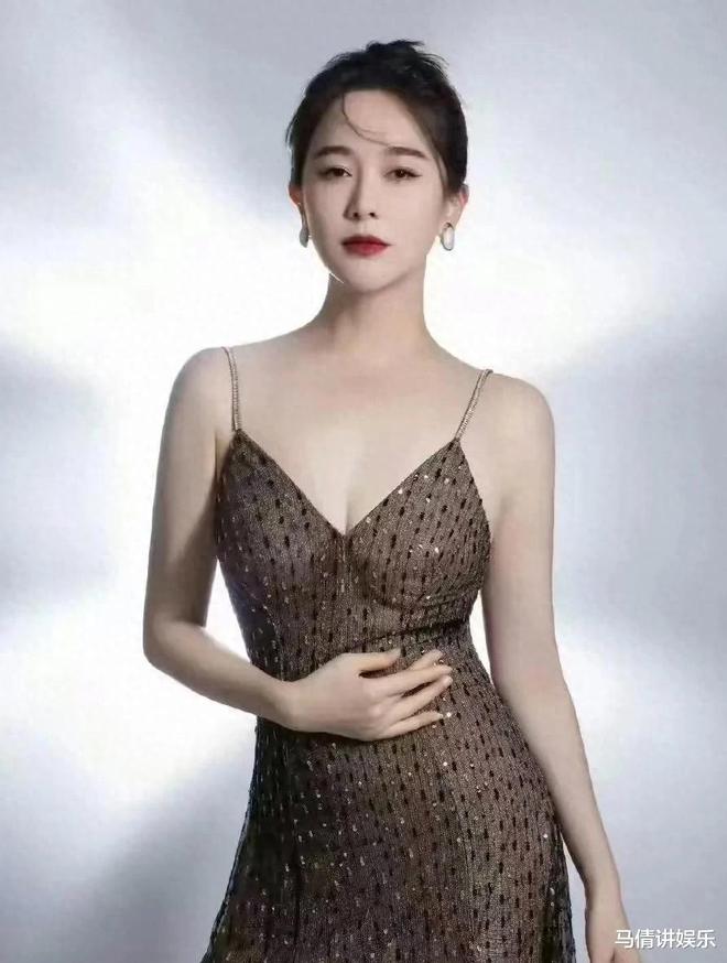 左小青穿瑜伽裤健身身材真是中年女星天花板没有一点赘肉(图1)