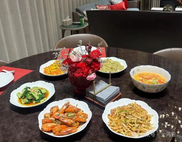 九游体育网站：女子穿瑜伽裤上门做饭月入2万元称：不是为流量健身服是日常穿搭(图2)