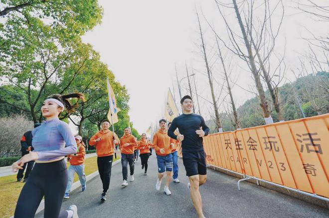 九游体育网站：赛马1年后iCAR找到了「小众」的精髓！(图10)