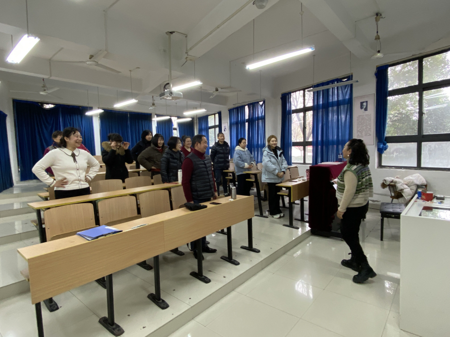 开启银龄乐学新篇章合肥幼专老年大学新学期火热开课(图3)