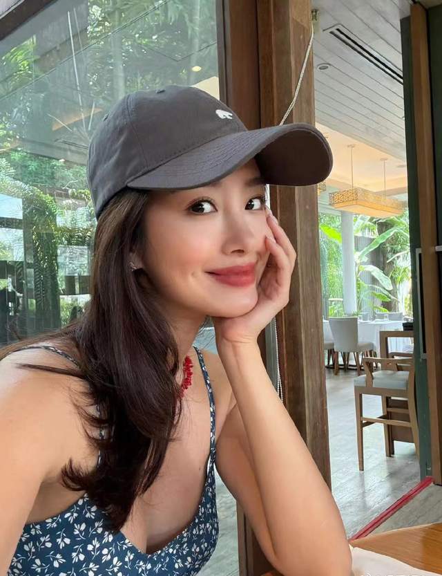 杨采钰晒孕期美照！素颜韵味十足坚持瑜伽锻炼纤细得让人羡慕(图19)
