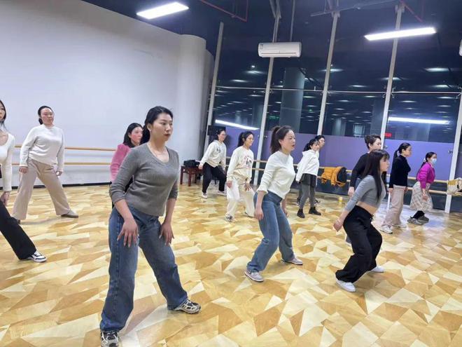 青春不一Young丨青春不散场学习不停步第九期孝感青年夜校结课啦(图3)
