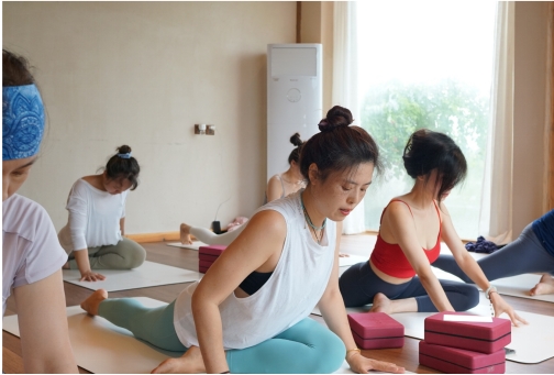 九游体育：首届中国身心健康与疗愈⁺大会：简橙教育平台数字化赋能乐龄女性健康管理(图7)