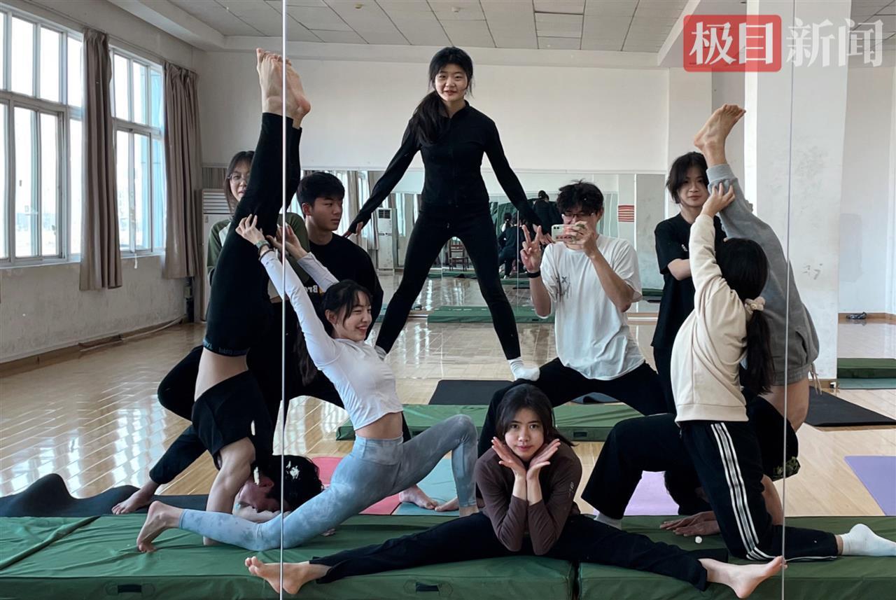 上了6年职教已有5年“工龄”武汉瑜伽女孩的“双轨”成长路(图3)