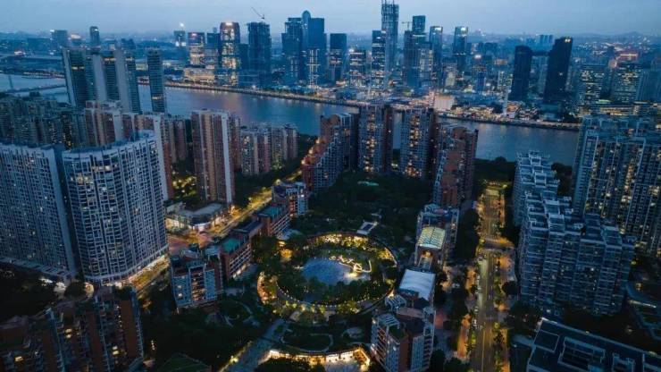九游体育网站：广州千万级豪宅市场火爆!高净值人群紧盯容积率30项目(图2)