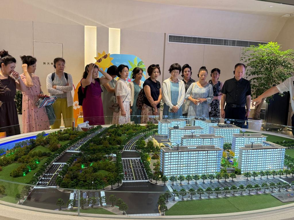 九游体育网站：西安交大老年大学赴泰康陕西秦园开展研学活动(图1)
