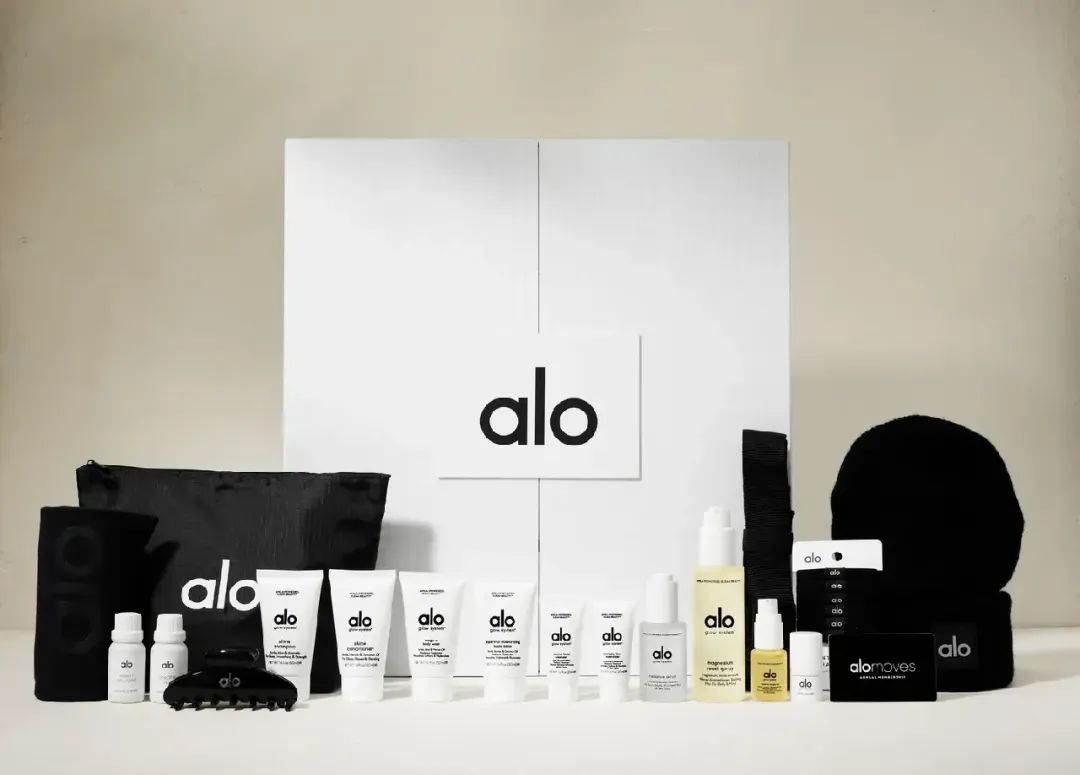 AloYoga又一被明星网红穿火的品牌(图4)