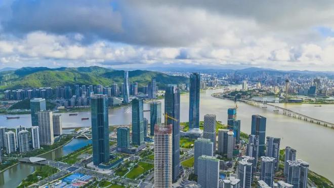 华发横琴玺售楼处【营销中心】电话发布：珠海顶级豪宅热销中(图8)