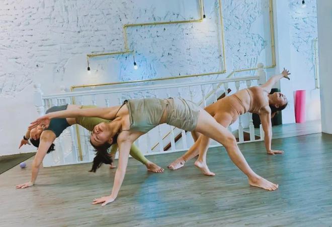 九游体育：新加坡中文瑜伽教练培训课程：直接面向就业！0基础小白也能学～(图17)