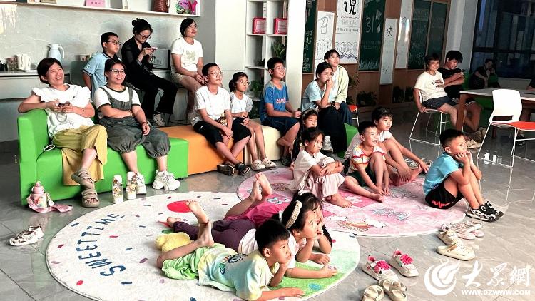 潍坊宝润文化书院：创新“夜间瑜伽课堂+儿童观影托管”服务模式(图2)