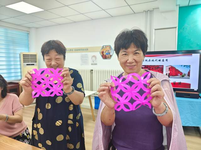 巧手传艺“银龄课堂”——幸福家庭健康课社区教育活动总结(图2)