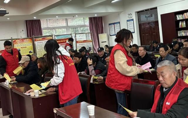 利州区嘉陵街道建设路社区开展冬季用电用气及消防安全知识培训(图4)