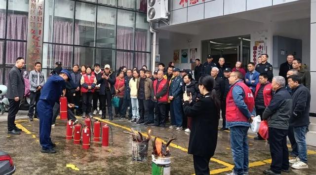 利州区嘉陵街道建设路社区开展冬季用电用气及消防安全知识培训(图6)