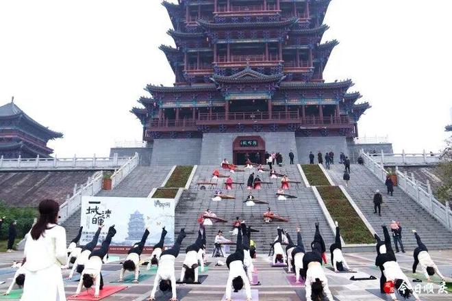 九游体育网站:南充顺庆:清晖阁这场健康文旅盛宴穿越古今动人心(图1)