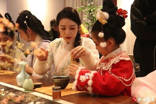 九游体育网站:南充顺庆:清晖阁这场健康文旅盛宴穿越古今动人心(图4)