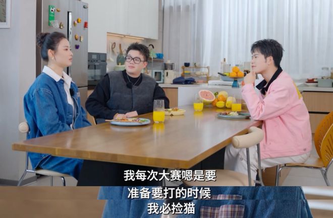 九游体育网站：这届健身邪修已经不去健身房了(图7)