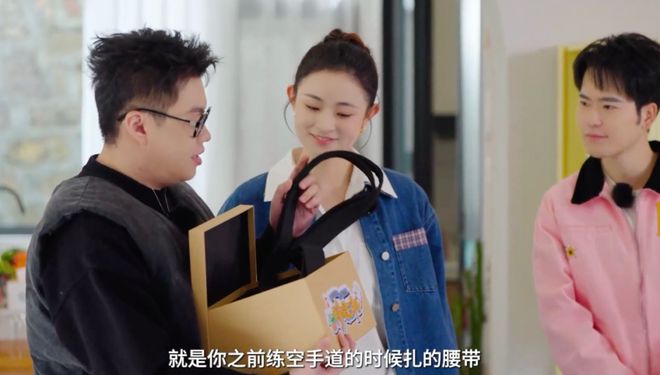 九游体育网站：这届健身邪修已经不去健身房了(图4)