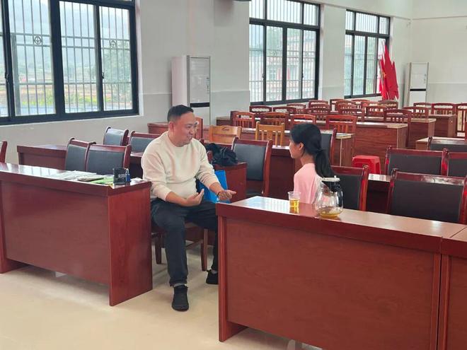 九游体育：心理健康知识讲座走进高村镇中心小学护航孩子们健康成长(图2)