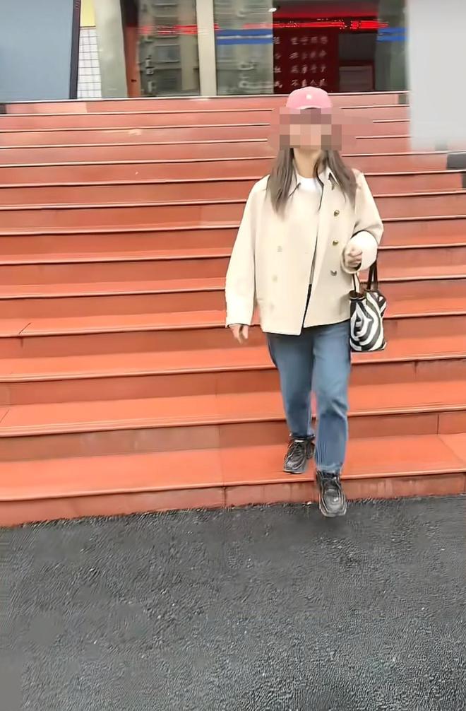 闺蜜变三姐手握三家瑜伽店嘲笑原配如今下场太惨人性被低估(图5)