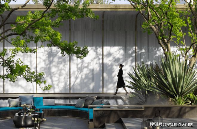 Ai✦网易首页丨保利外滩曜售楼处发布：探索奢境新房标杆(图15)