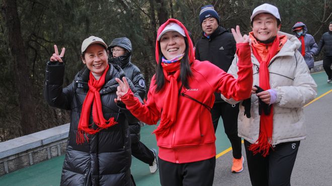 步步登高启新篇！2026年新年登高健身大会活动在千佛山举办(图4)