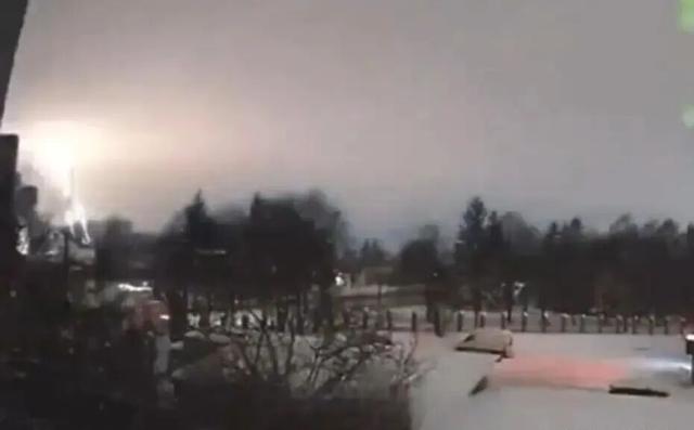 九游体育网站:英法和乌签协议意向出兵俄榛树导弹袭击利沃夫(图3)