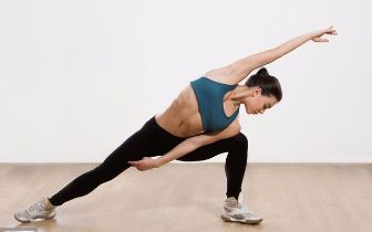 九游体育：瑜伽体式非常重要方法对了练习十分钟抵上两小时(图5)