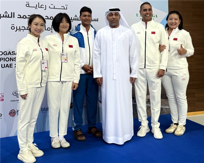 九游体育网站：瑜伽之光照耀亚洲--尹岩荣膺AYSF全球卓越大奖(图3)