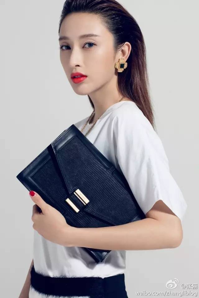 被骂最丑校花撞脸吴佩慈被男友劈腿的她如今变身蔬菜美少女!(图3)