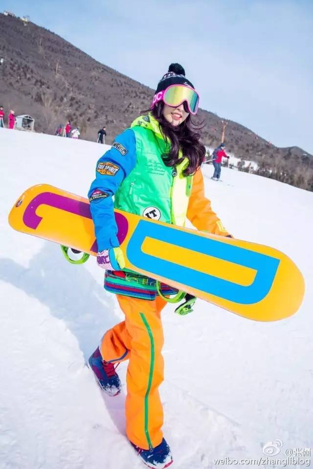 被骂最丑校花撞脸吴佩慈被男友劈腿的她如今变身蔬菜美少女!(图6)