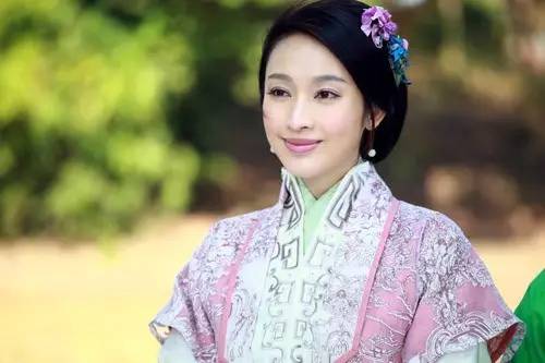 被骂最丑校花撞脸吴佩慈被男友劈腿的她如今变身蔬菜美少女!(图9)