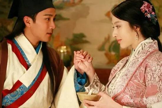 被骂最丑校花撞脸吴佩慈被男友劈腿的她如今变身蔬菜美少女!(图10)