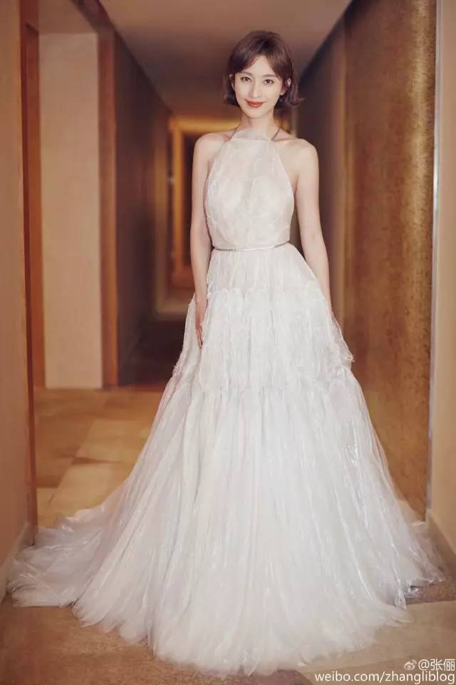 被骂最丑校花撞脸吴佩慈被男友劈腿的她如今变身蔬菜美少女!(图27)