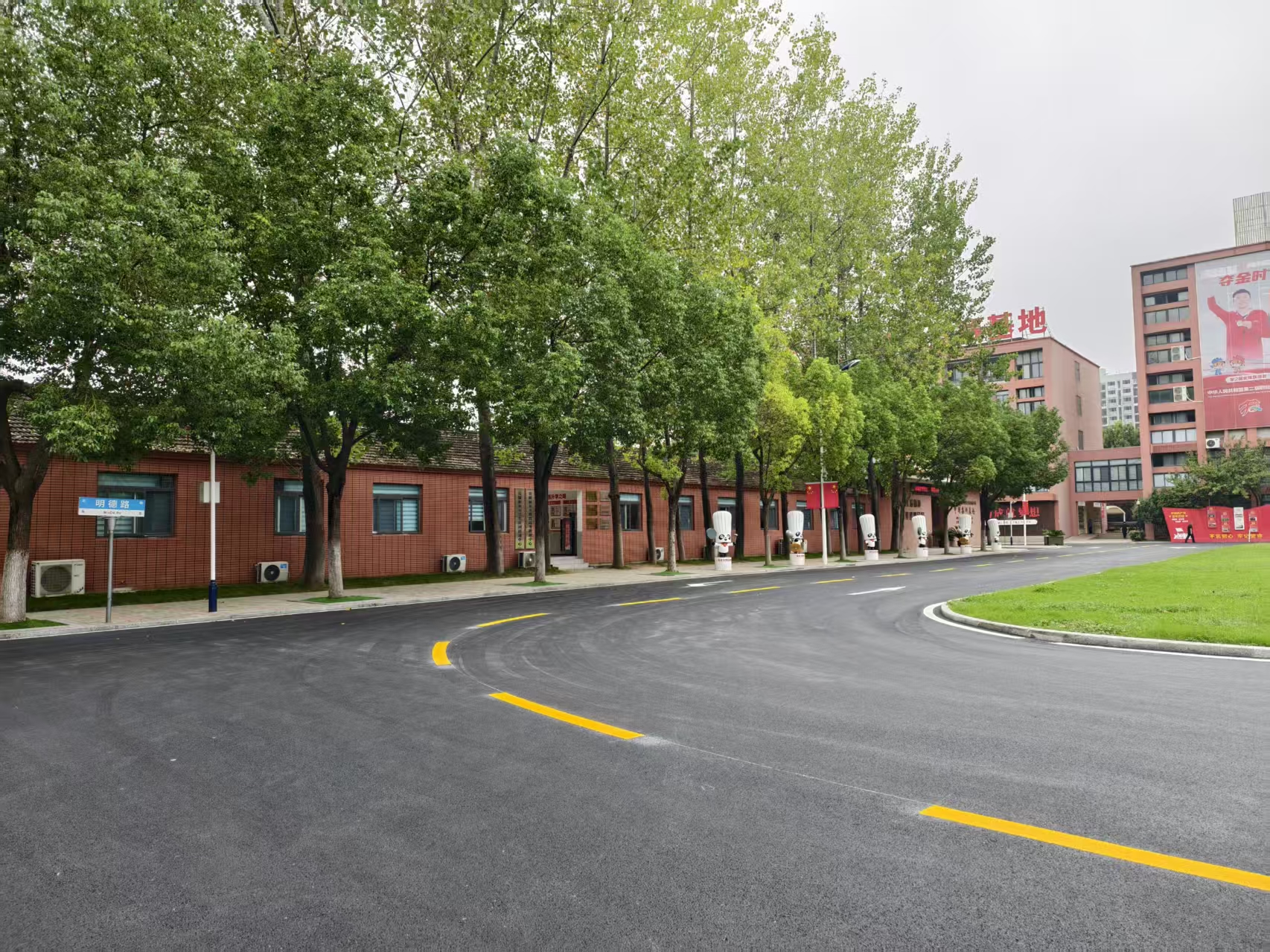 九游体育：讲讲技工学校招生流程高级技工学校学历有什么用如何选择(图3)