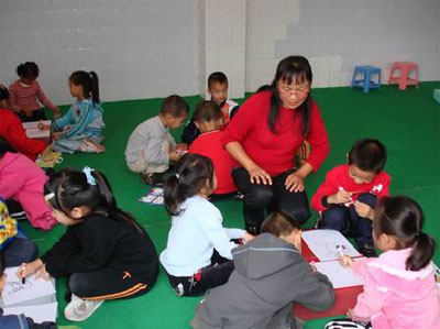 九游体育：新平县二幼：创新育人模式推进“三生教育”(图1)